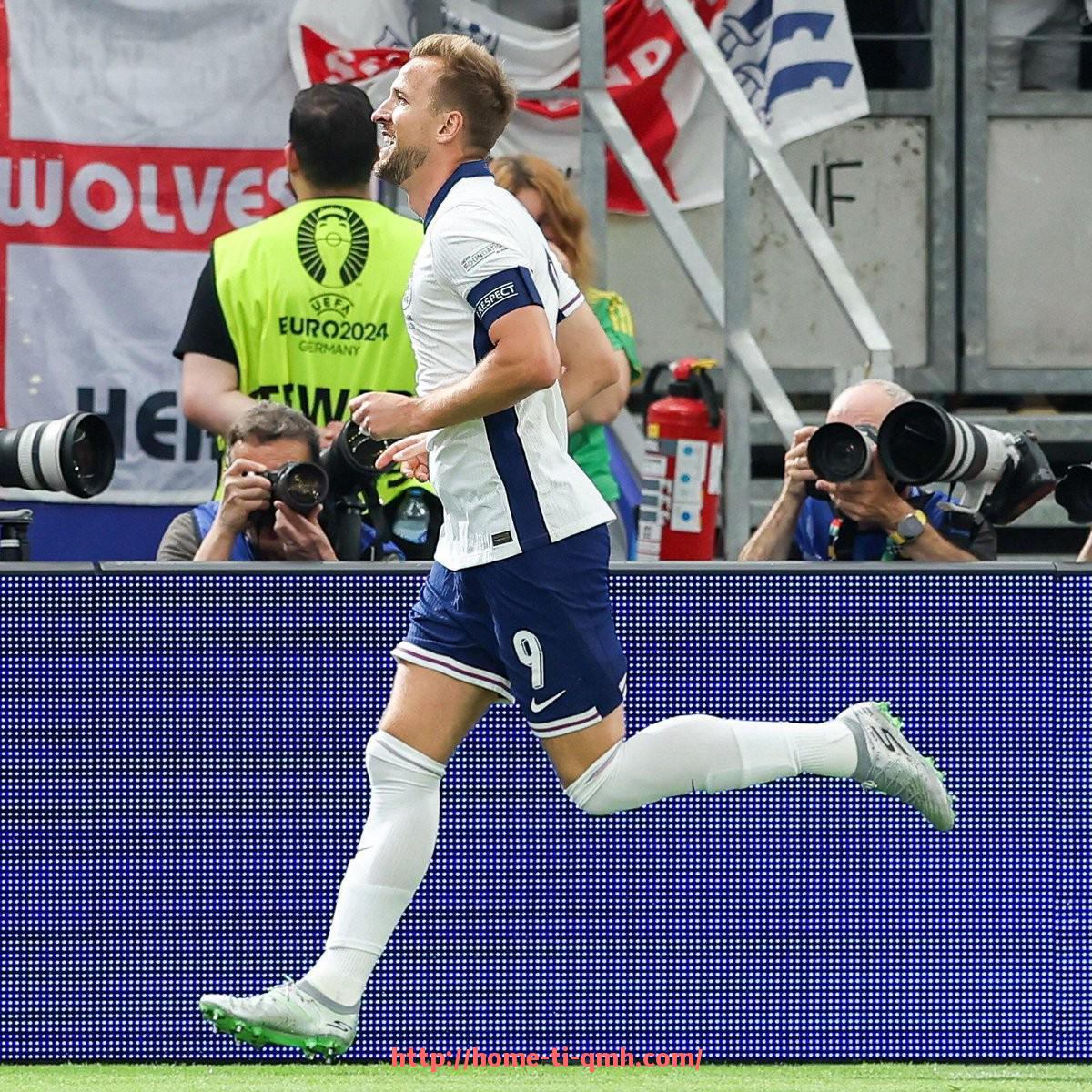 球盟会官网-火箭队对老鹰队直播比赛及现场精彩画面